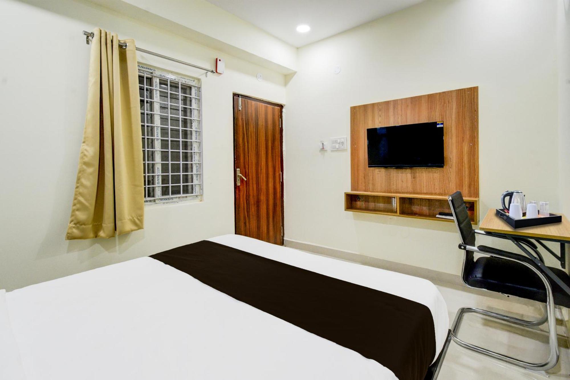 Super Townhouse Kukatpally North Formerly Munagala Arcade Хидерабад Екстериор снимка