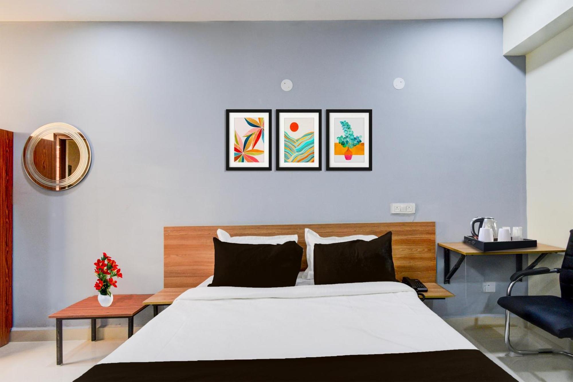 Super Townhouse Kukatpally North Formerly Munagala Arcade Хидерабад Екстериор снимка