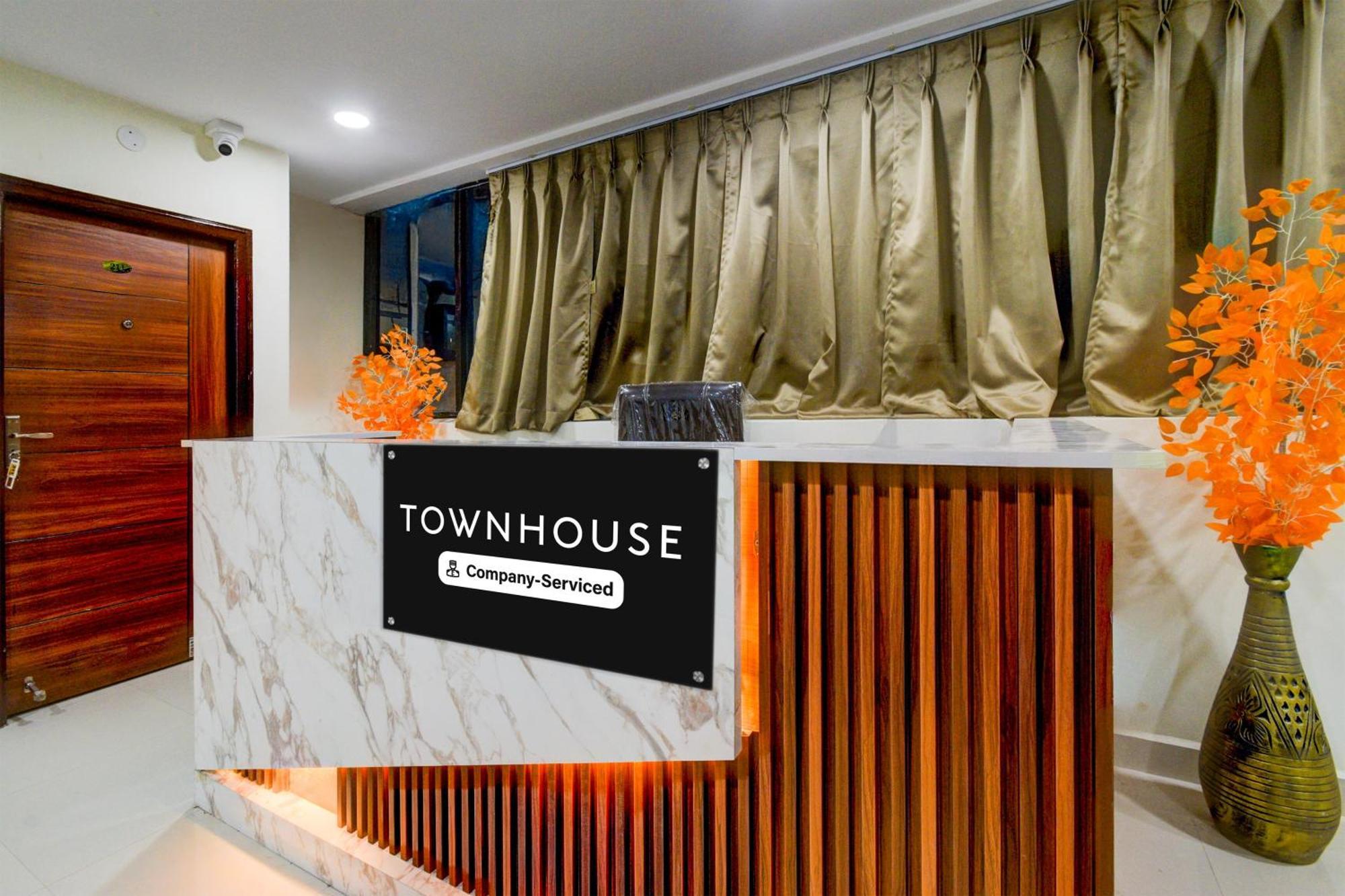 Super Townhouse Kukatpally North Formerly Munagala Arcade Хидерабад Екстериор снимка